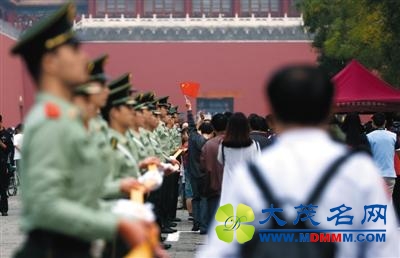故宫昨日门票9点半全售完 每分钟卖出160张票