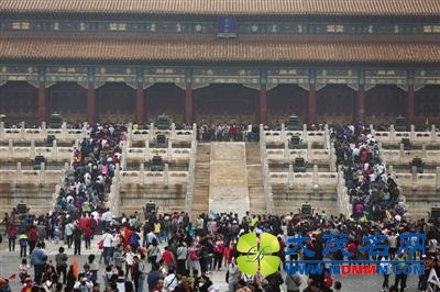 故宫昨日门票9点半全售完 每分钟卖出160张票