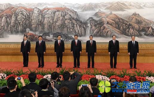 2012年11月15日，新一届中央政治局常委同中外记者见面。新华社记者谢环驰摄