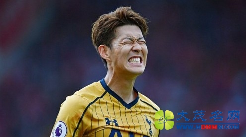 高级黑:智障湖人!全明星就打3分钟？ 国足抢3分