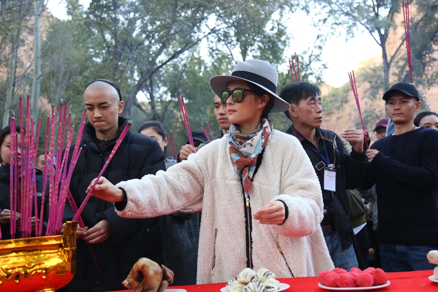 《那年花开》开机 孙俪沾染江湖气打磨周莹传奇人生