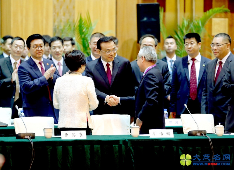 李克强与澳门各界人士代表座谈(图)