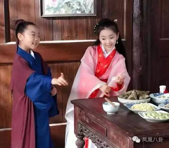 7、8岁孩子翻拍的《新白娘子传奇》竟然这么好看！