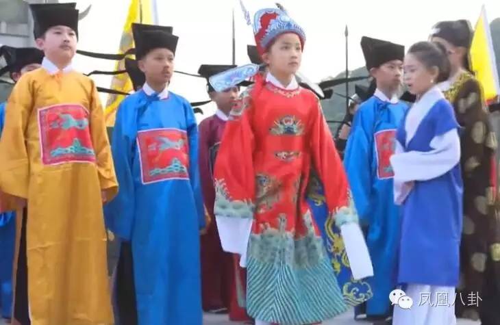 7、8岁孩子翻拍的《新白娘子传奇》竟然这么好看！
