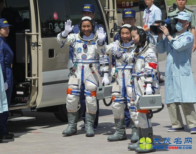 太空新旅 筑梦天宫——神舟十一号发射前瞻