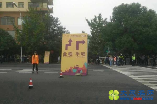 南京马拉松“非洲兄弟”跑迷路 吐槽段子变现实