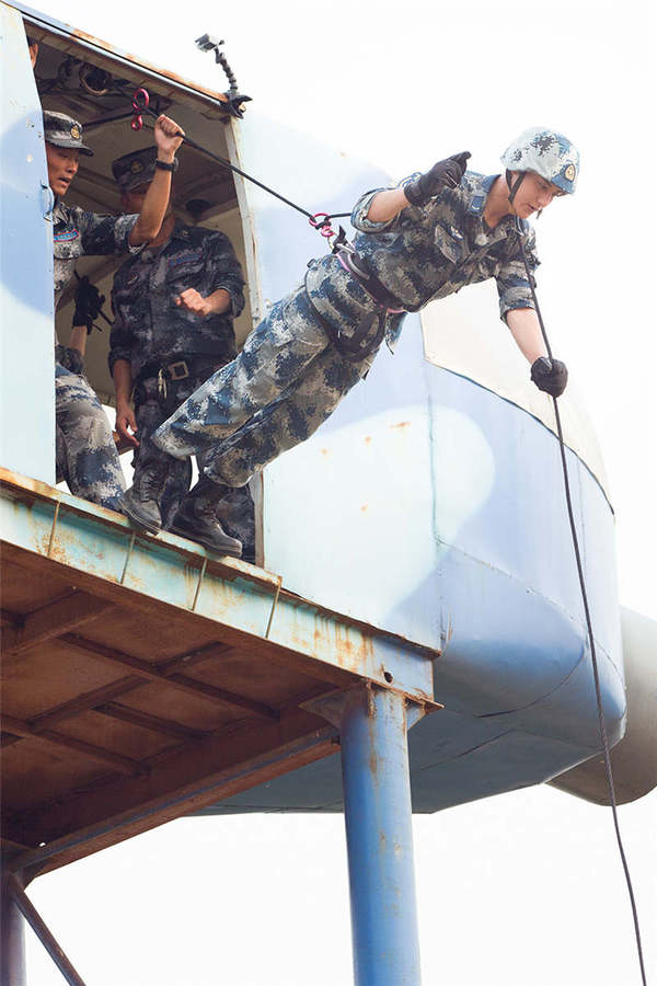 《真男2》迎高空滑降考验 新兵阵营一人将提前离队？