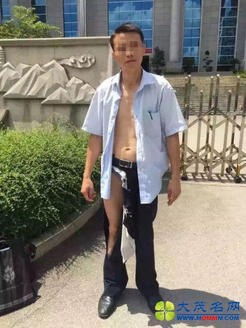 广西律师“半裸”事件续:涉事法院院长被诫免谈话