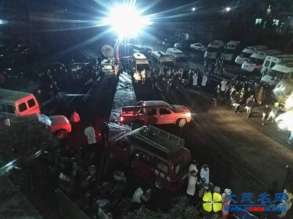 重庆永川煤矿瓦斯爆炸现场：像炸弹爆炸 地面颤抖