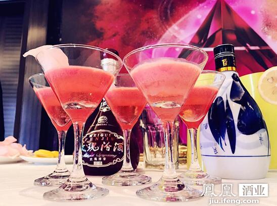 向女性致敬：汾酒献上女性专属用酒“玫瑰汾酒?初香1904”