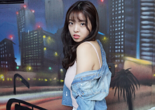 王中磊女儿为朋友庆生 闺蜜们全是白富美(图)