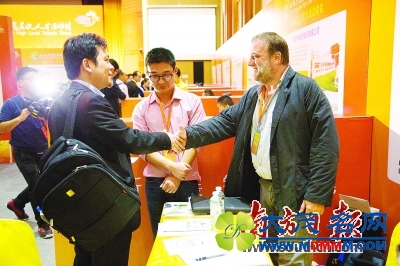吕业升：进一步强化人才优先发展战略 优化人才发展环境