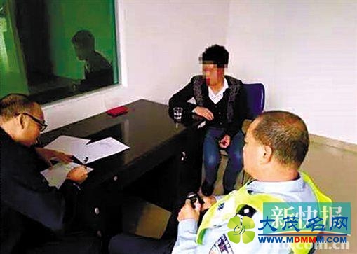 司机酒后驾车醉卧高速 交警敲窗呼唤酣睡不醒（图）