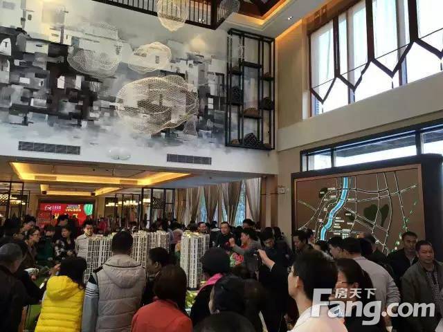 天誉花城营销中心开放暨VIP认筹启动引万人争访
