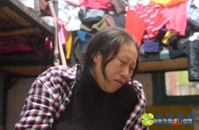厦门夫妻为求男孩15年生8女儿 如今丈夫截肢