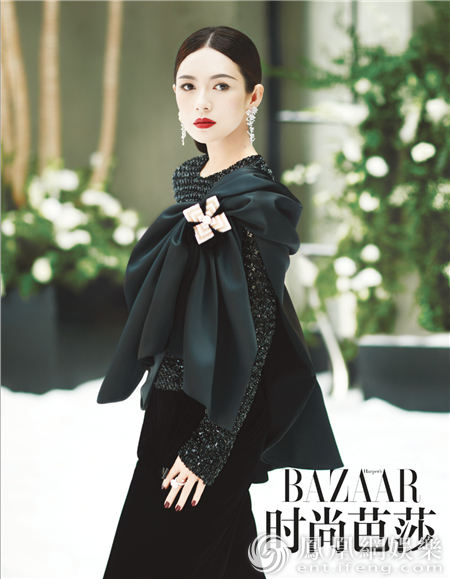 章子怡躺床随意一拍 少女感十足(图)