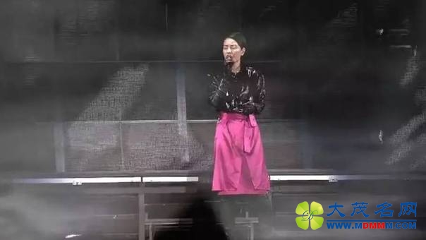 王菲演唱会大咖云集观众刷屏，却心疼坏了一大票粉丝